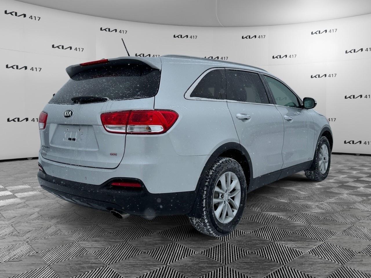 2017 Kia Sorento AWD 4DR LX Photo4