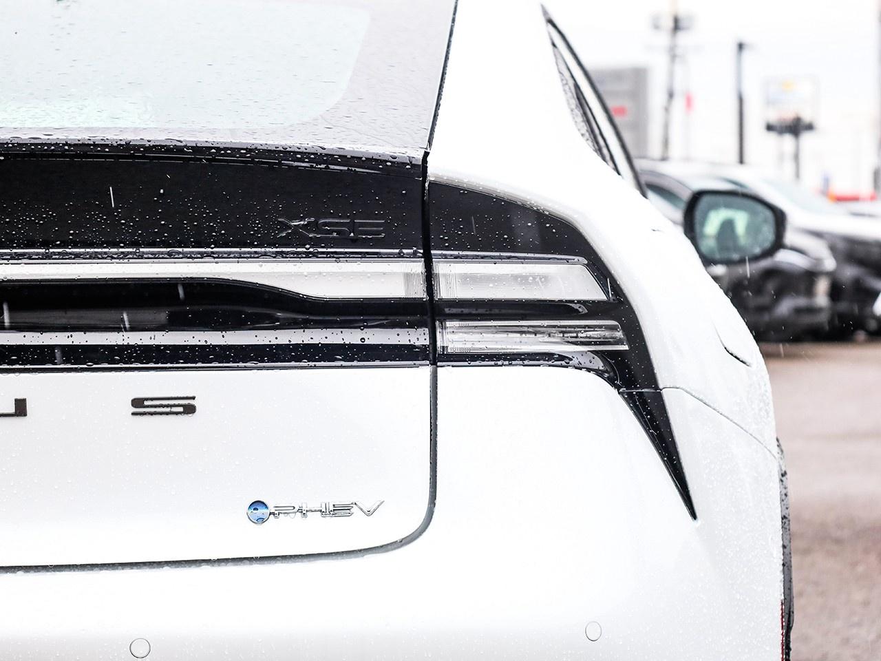 2026 Toyota Prius Plug-In Hybrid XSE Premium Photo