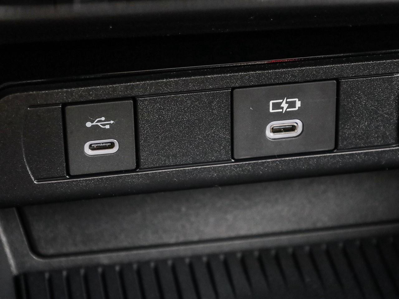 2026 Toyota Prius Plug-In Hybrid XSE Premium Photo