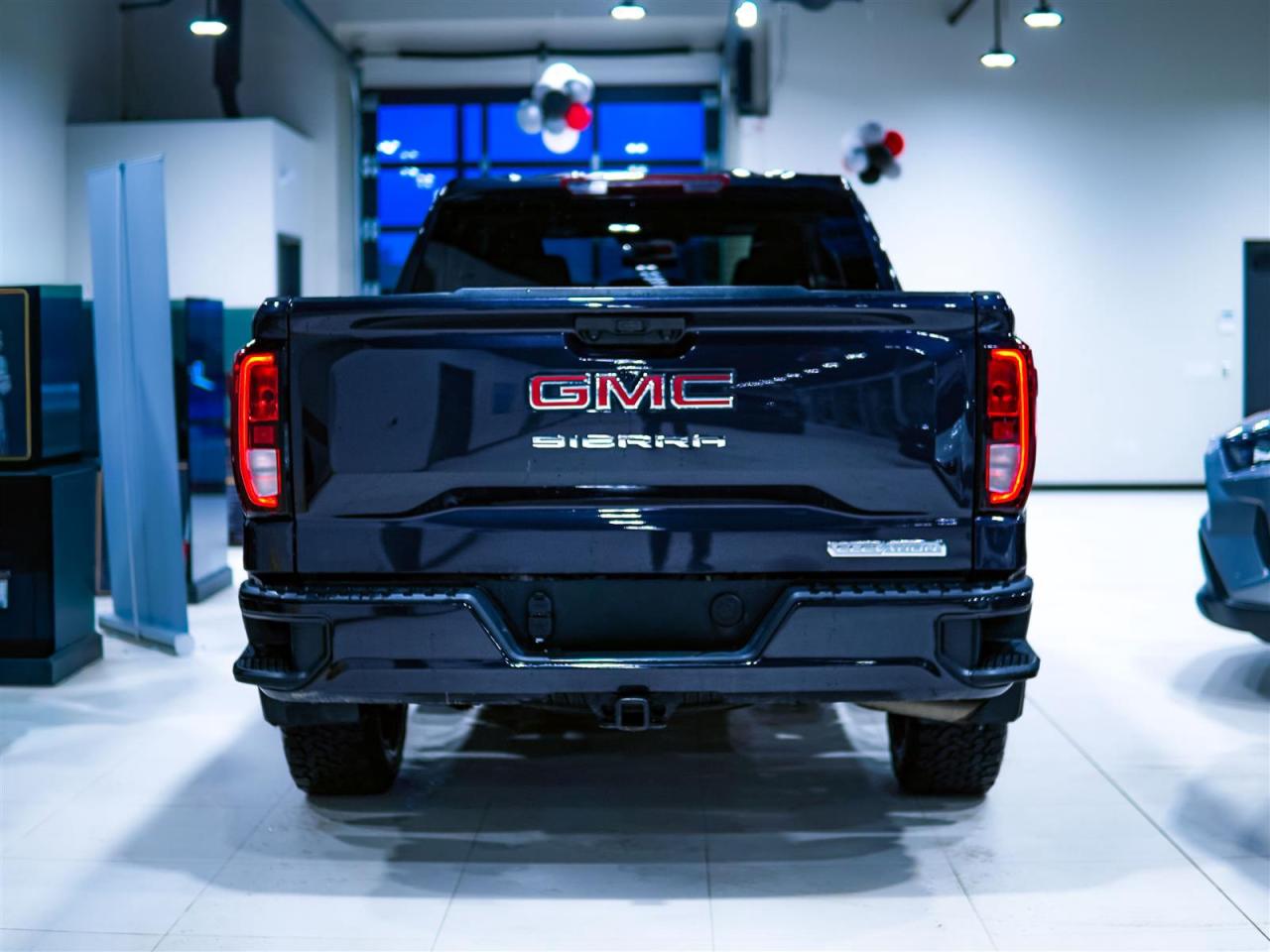 2024 GMC Sierra 1500 ELEVATION CREW CAB | 4X4 | 5.3 V8 | NO ACCIDENTS Photo