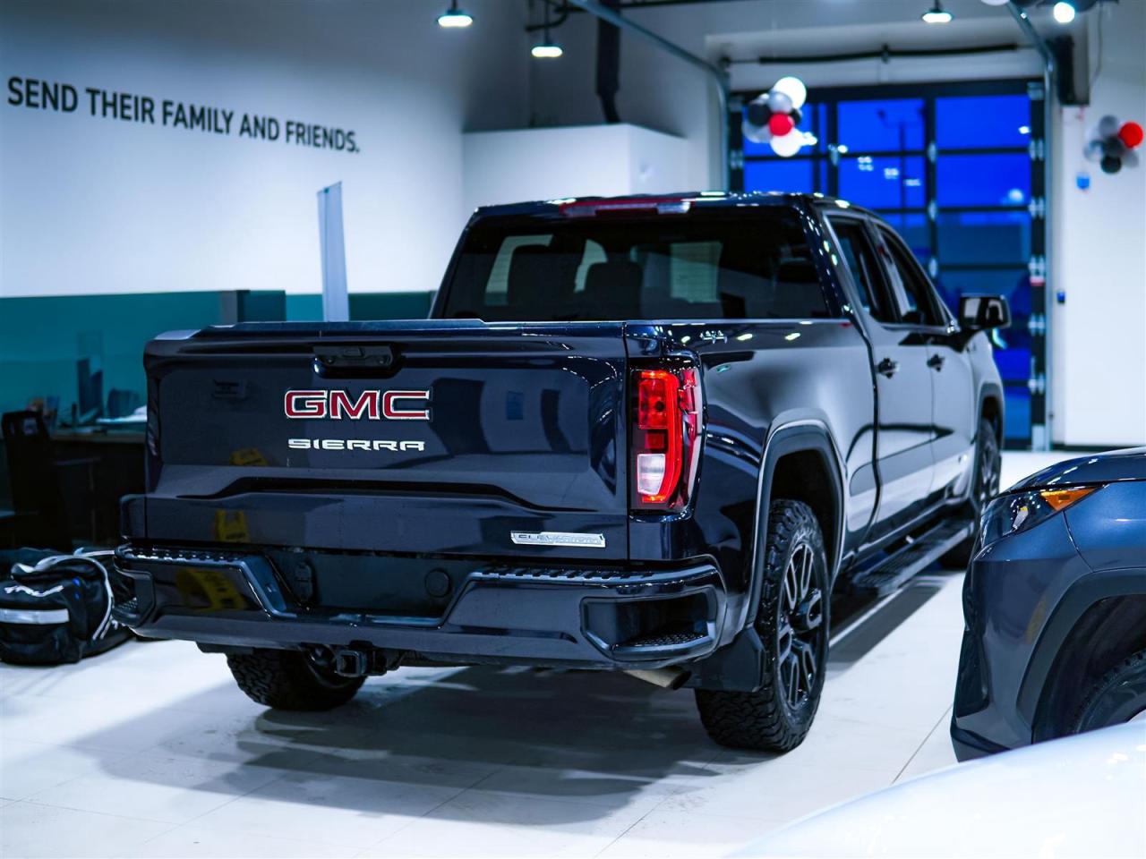 2024 GMC Sierra 1500 ELEVATION CREW CAB | 4X4 | 5.3 V8 | NO ACCIDENTS Photo