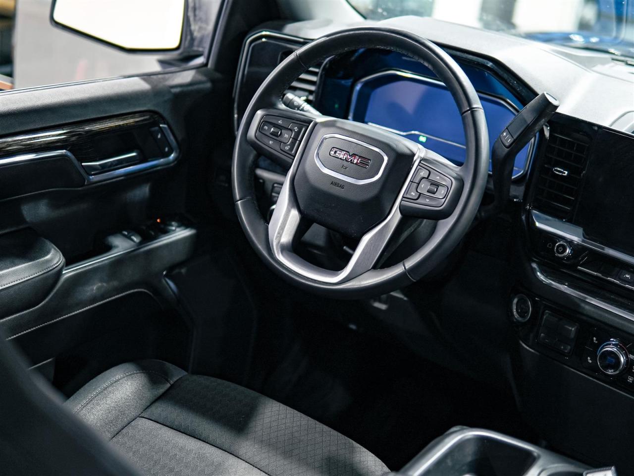 2024 GMC Sierra 1500 ELEVATION CREW CAB | 4X4 | 5.3 V8 | NO ACCIDENTS Photo