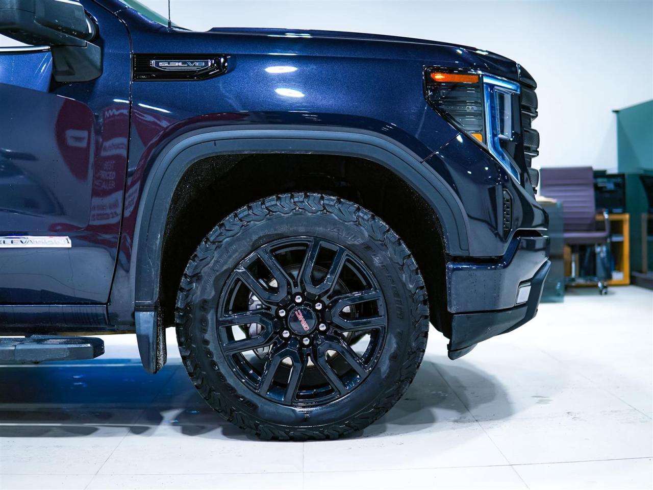 2024 GMC Sierra 1500 ELEVATION CREW CAB | 4X4 | 5.3 V8 | NO ACCIDENTS Photo