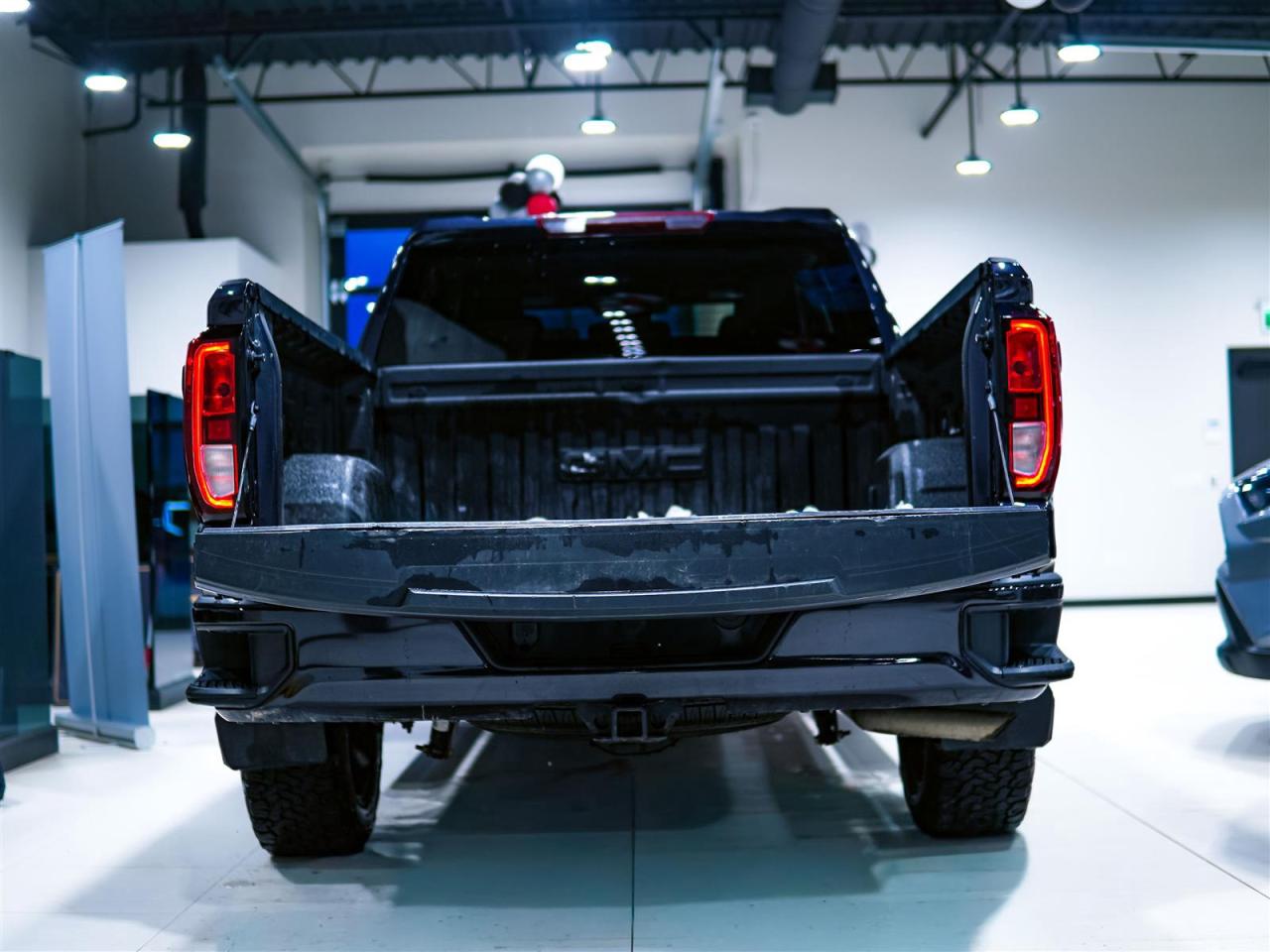 2024 GMC Sierra 1500 ELEVATION CREW CAB | 4X4 | 5.3 V8 | NO ACCIDENTS Photo