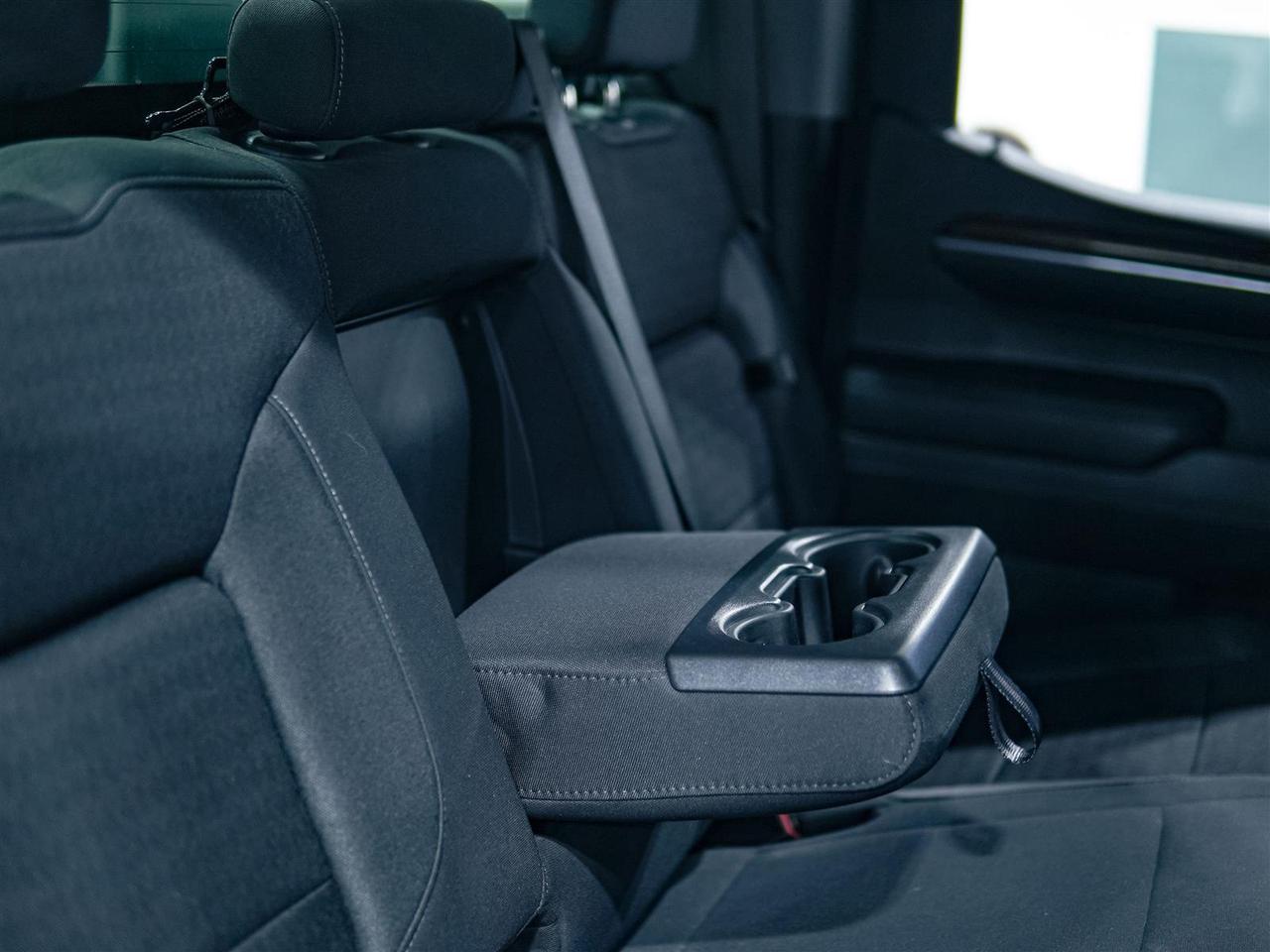 2024 GMC Sierra 1500 ELEVATION CREW CAB | 4X4 | 5.3 V8 | NO ACCIDENTS Photo