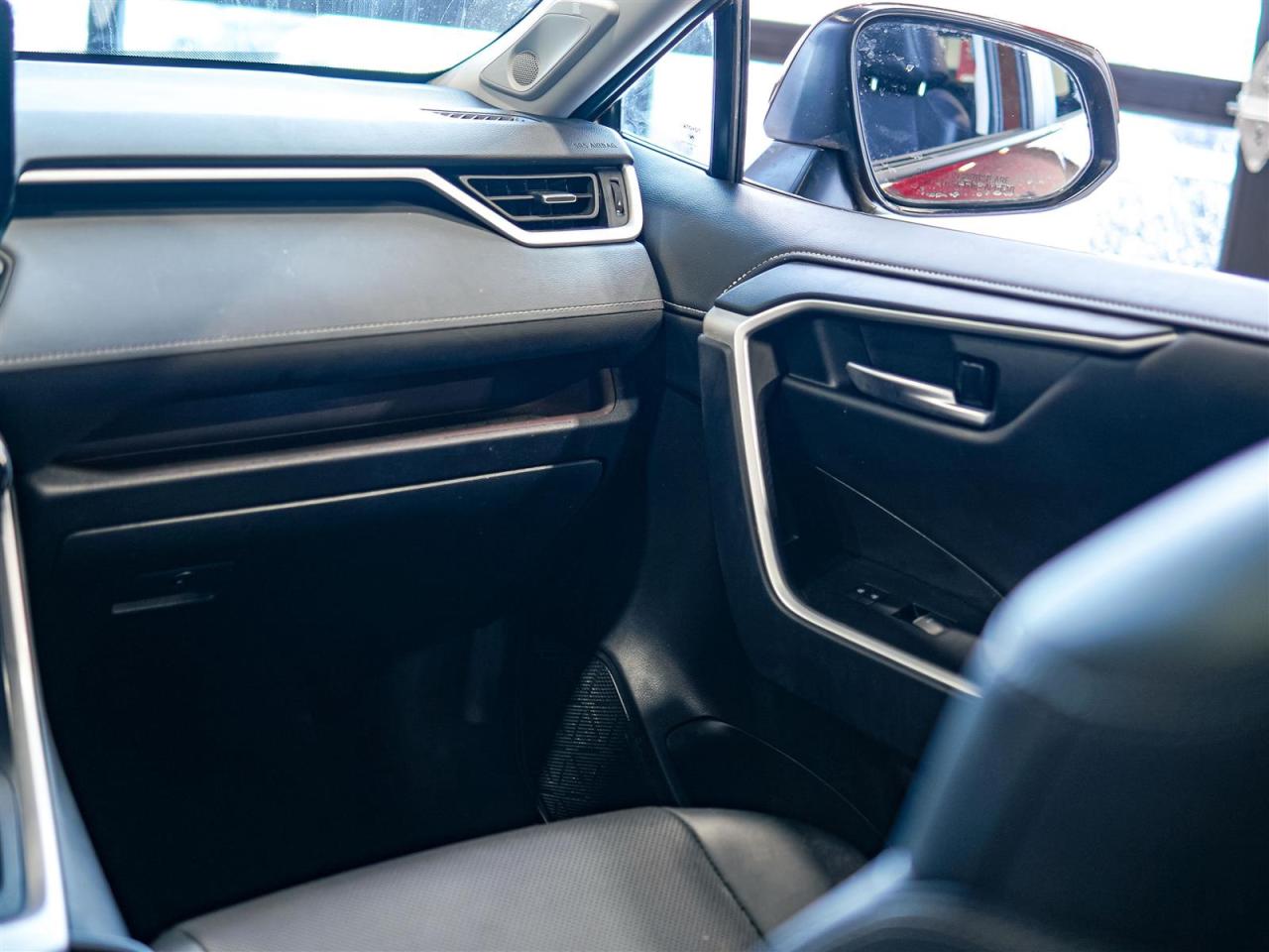 2025 Toyota RAV4 LIMITED AWD | NO ACCIDENTS | NAV | LEATHER Photo