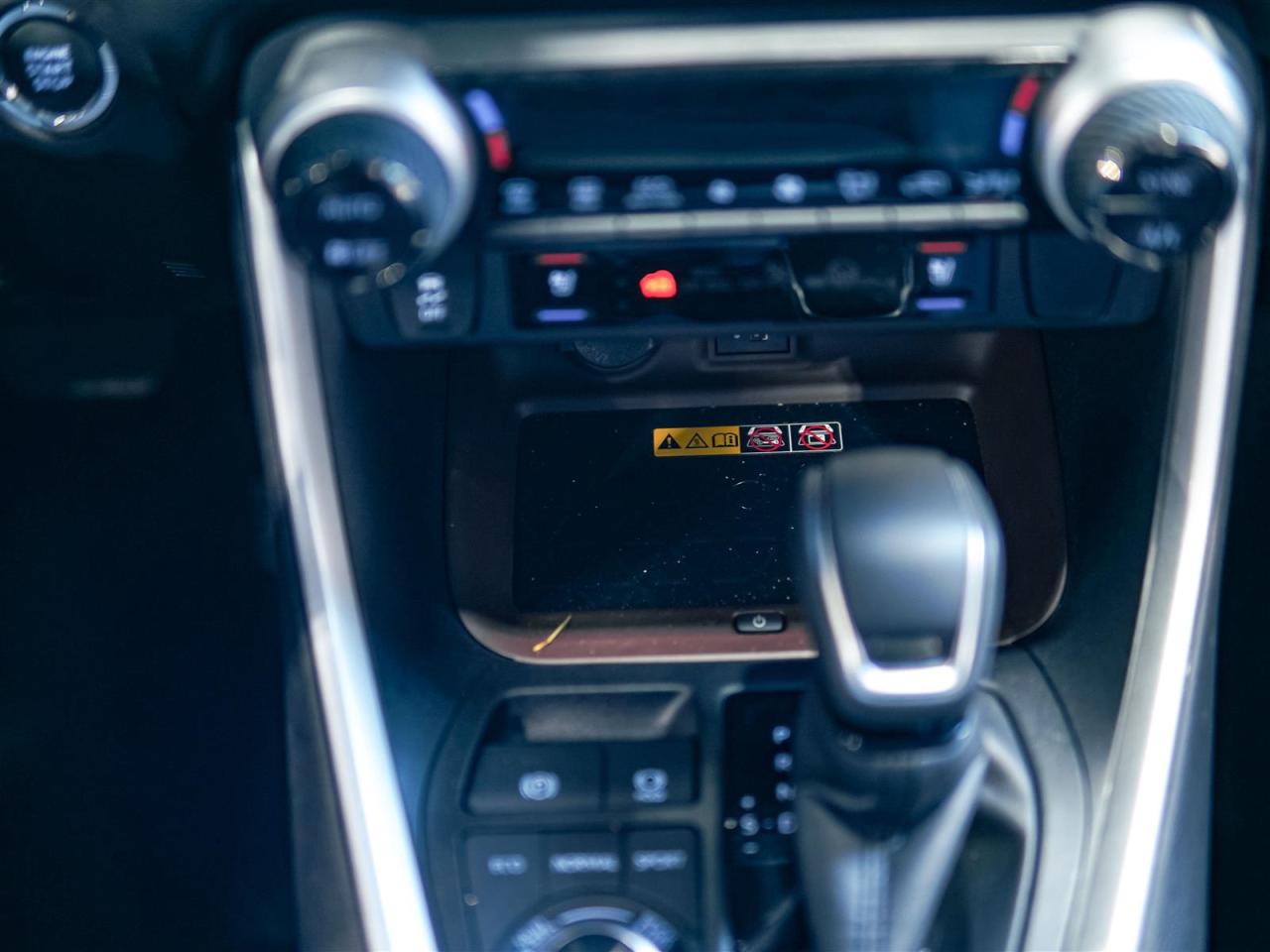 2025 Toyota RAV4 LIMITED AWD | NO ACCIDENTS | NAV | LEATHER Photo