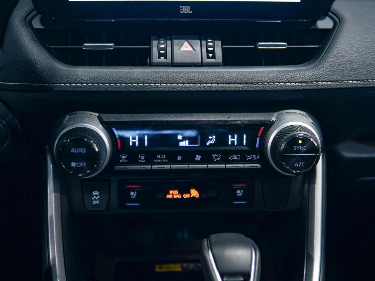 2025 Toyota RAV4 LIMITED AWD | NO ACCIDENTS | NAV | LEATHER Photo