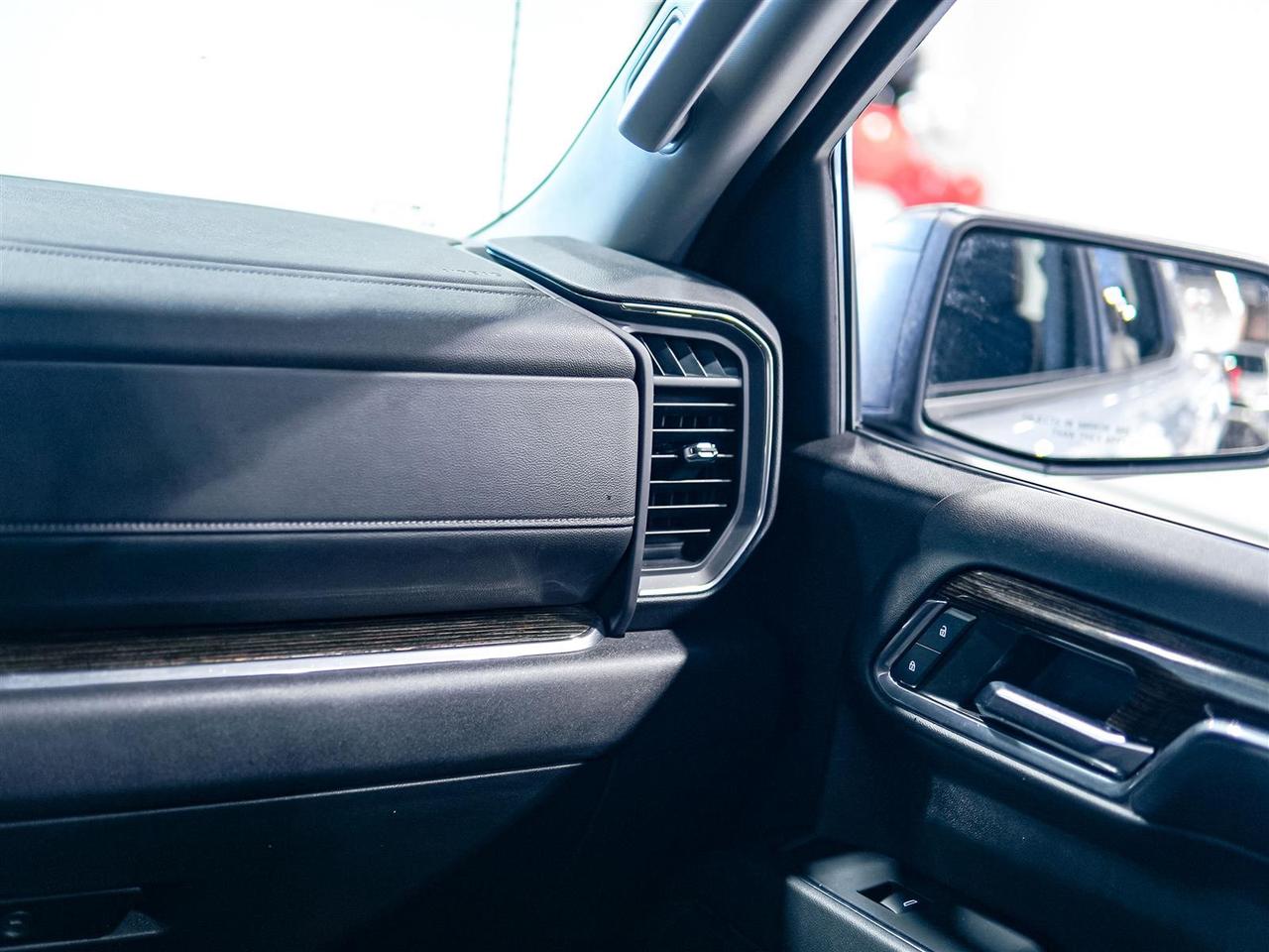 2024 GMC Sierra 1500 ELEVATION CREW CAB | 4X4 | NO ACCIDENTS | PERFECT CONDITION Photo