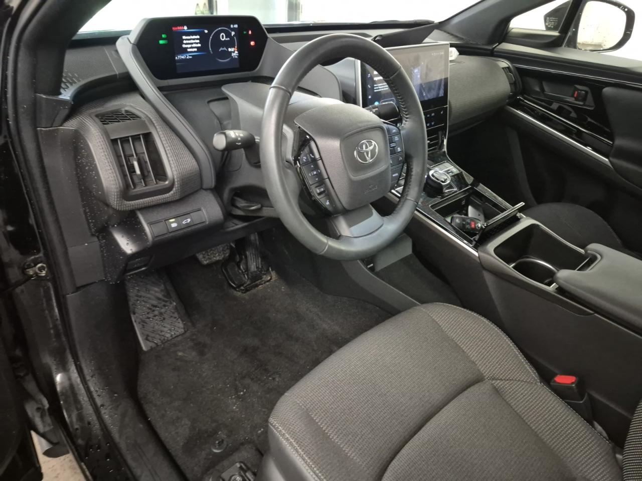 2023 Toyota bZ4X LE | AWD | NO ACCIDENTS | TOYOTA SERVICED Photo