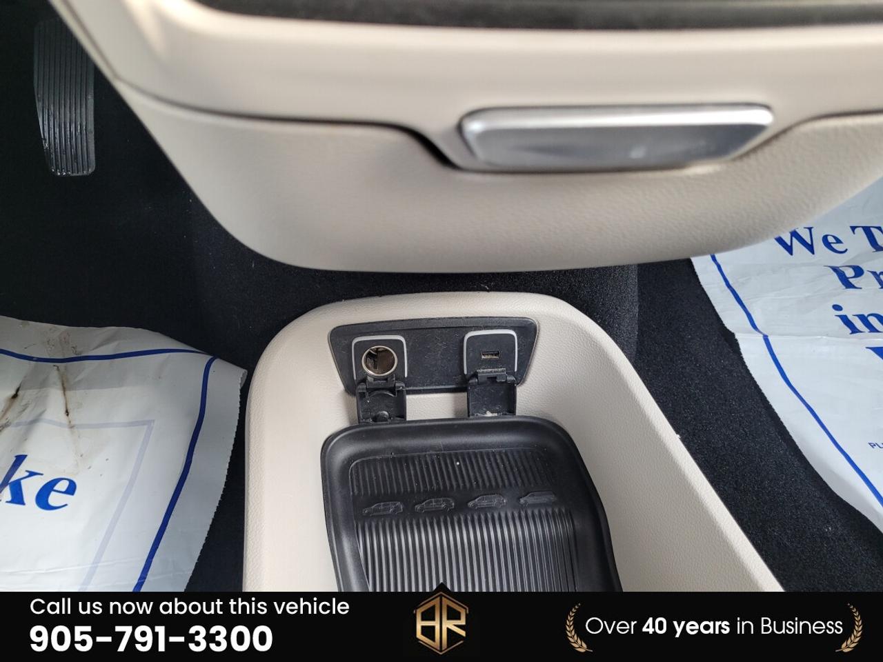 2017 Chrysler Pacifica Touring L | Stow & go | No Reported Accidents | Lo Photo