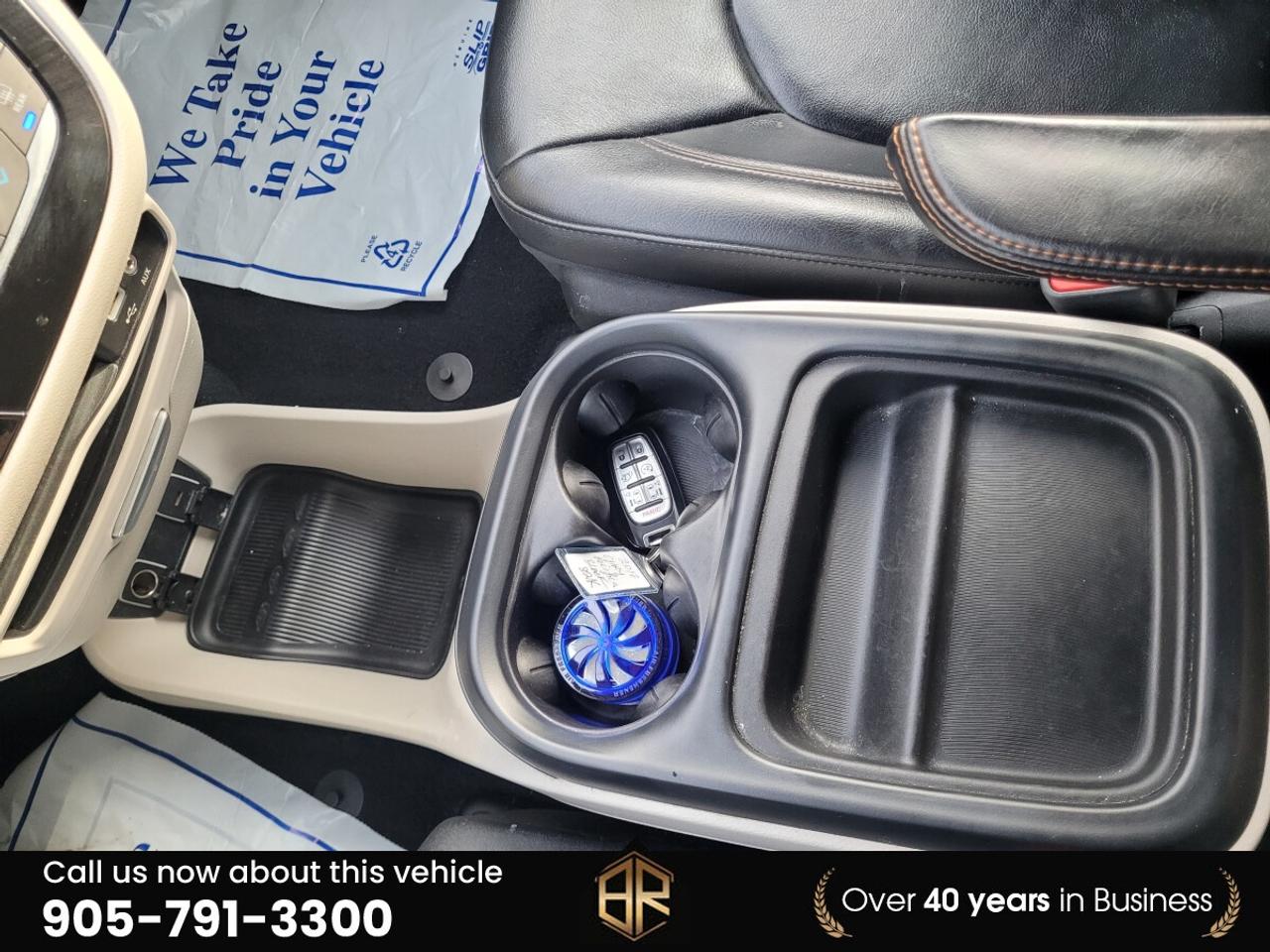 2017 Chrysler Pacifica Touring L | Stow & go | No Reported Accidents | Lo Photo