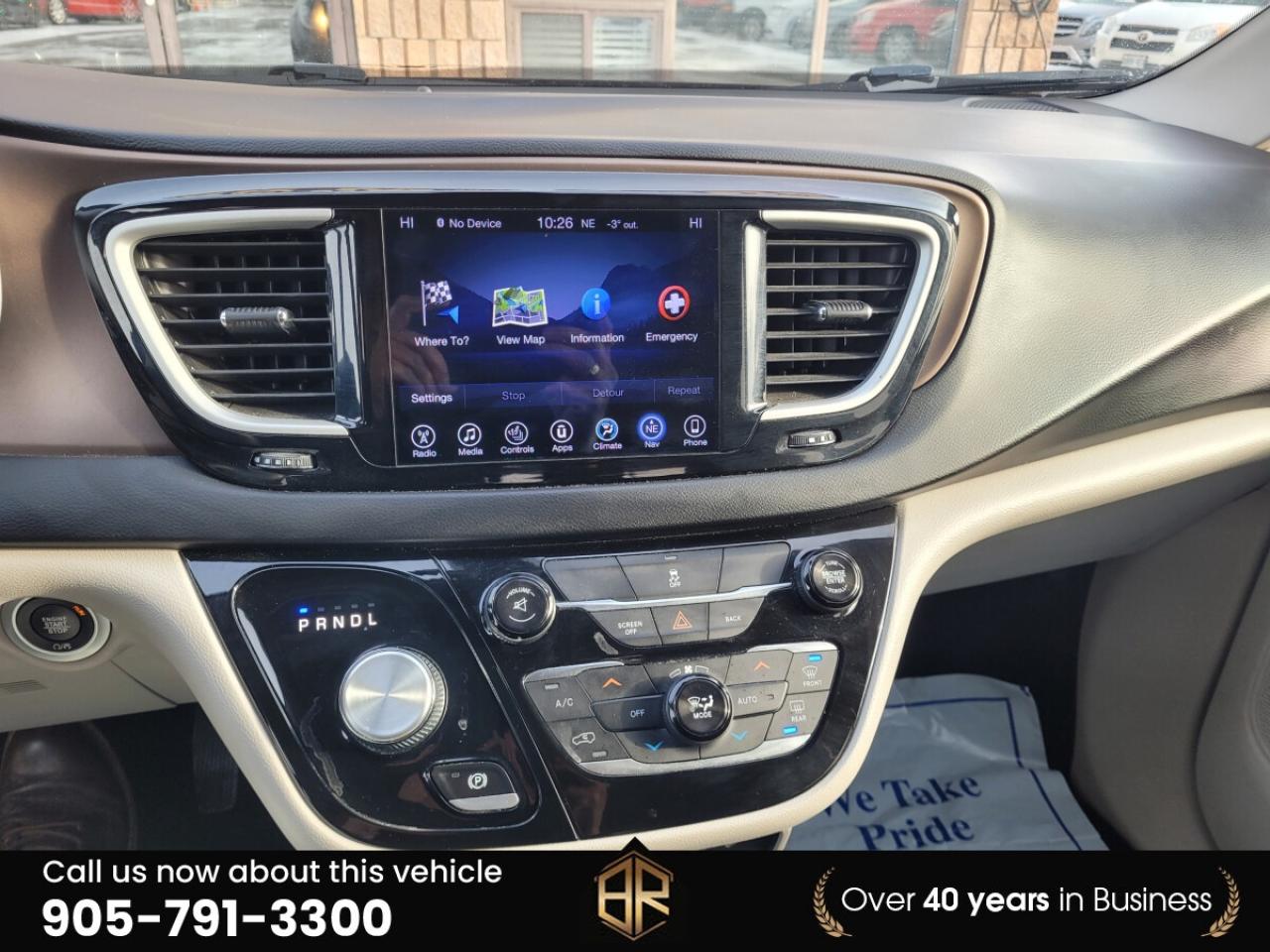 2017 Chrysler Pacifica Touring L | Stow & go | No Reported Accidents | Lo Photo