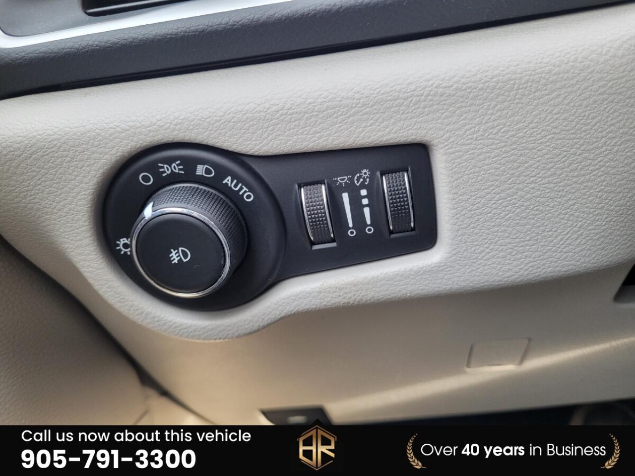 2017 Chrysler Pacifica Touring L | Stow & go | No Reported Accidents | Lo Photo