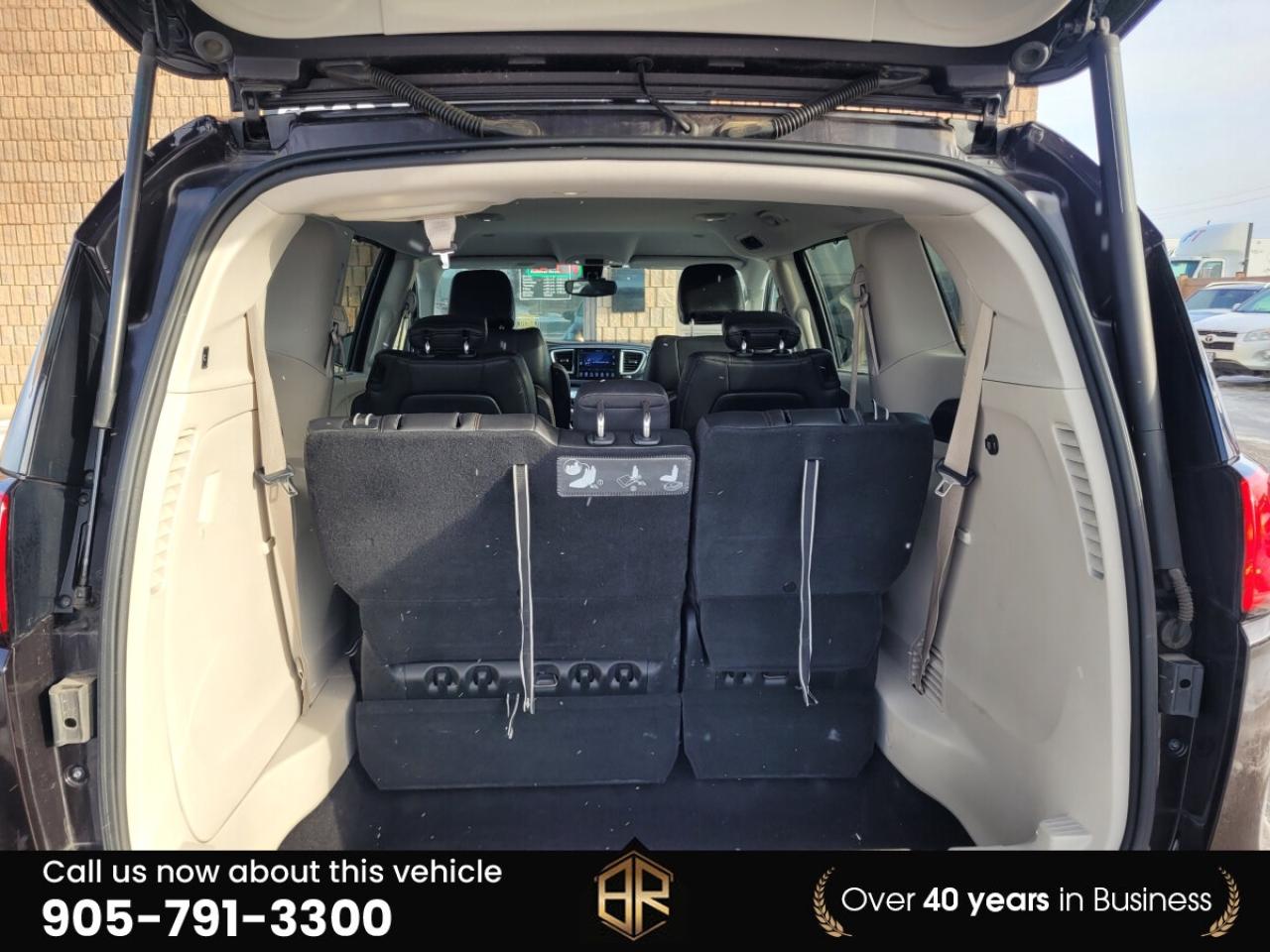 2017 Chrysler Pacifica Touring L | Stow & go | No Reported Accidents | Lo Photo