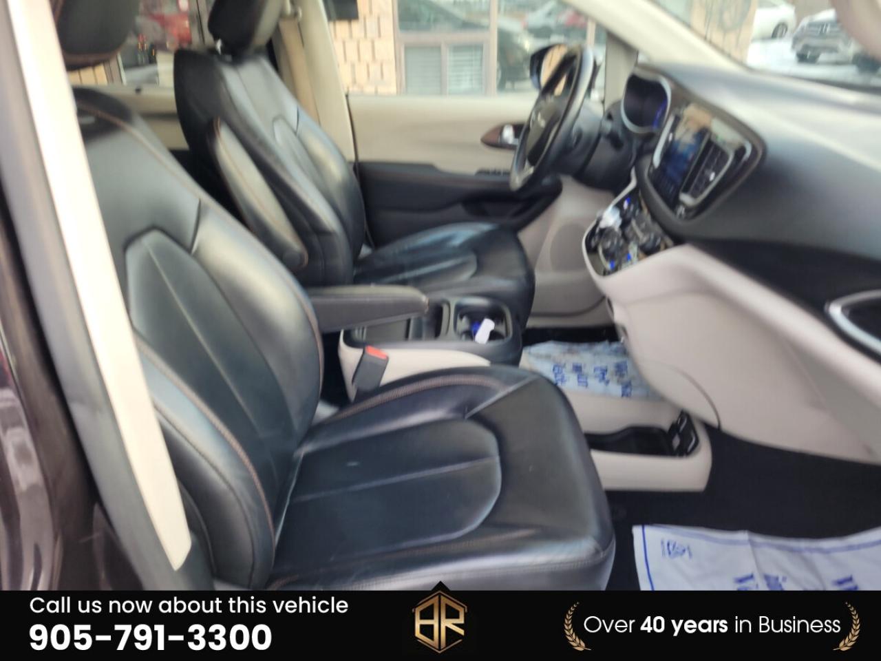 2017 Chrysler Pacifica Touring L | Stow & go | No Reported Accidents | Lo Photo