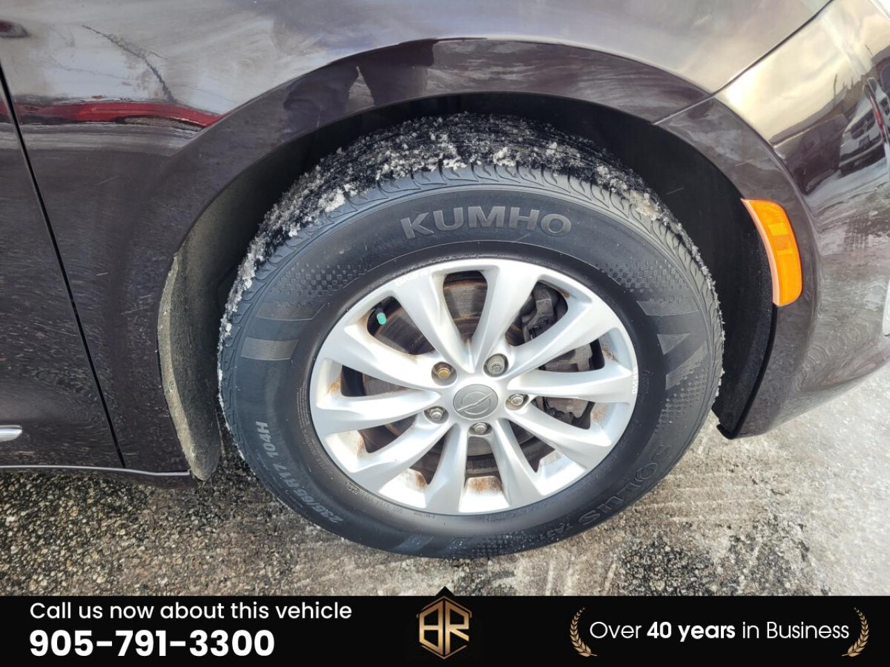 2017 Chrysler Pacifica Touring L | Stow & go | No Reported Accidents | Lo Photo