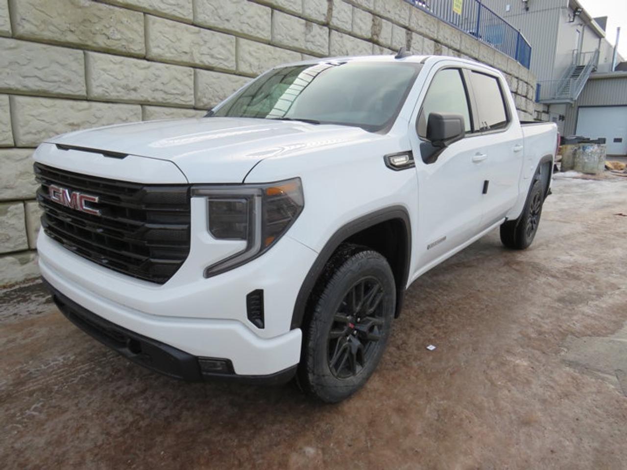 4WD Crew Cab 147 Elevation, 10-Speed Automatic, Turbocharged Diesel I6 3.0L/183