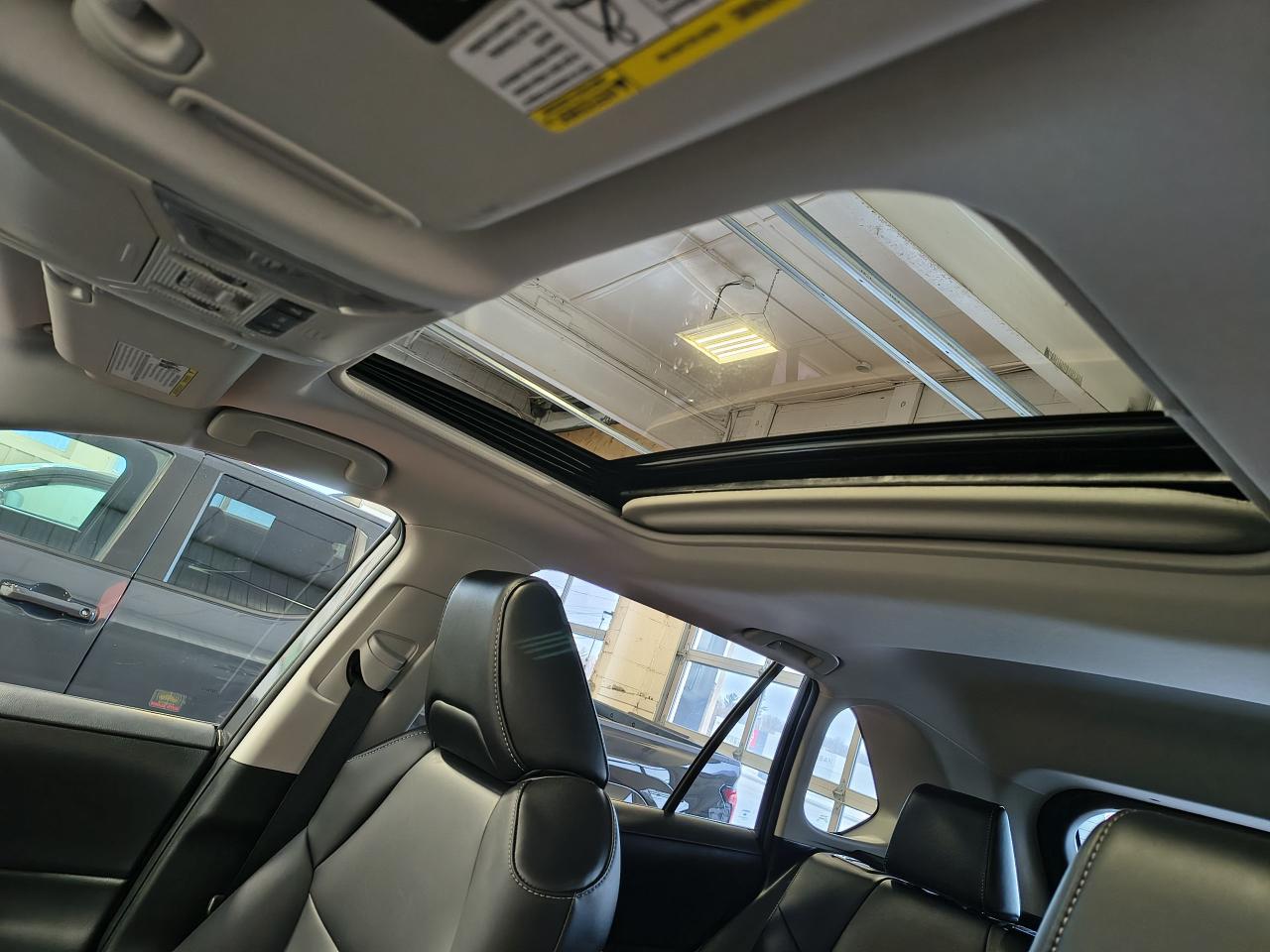 2021 Toyota RAV4 XLE AWD Photo0