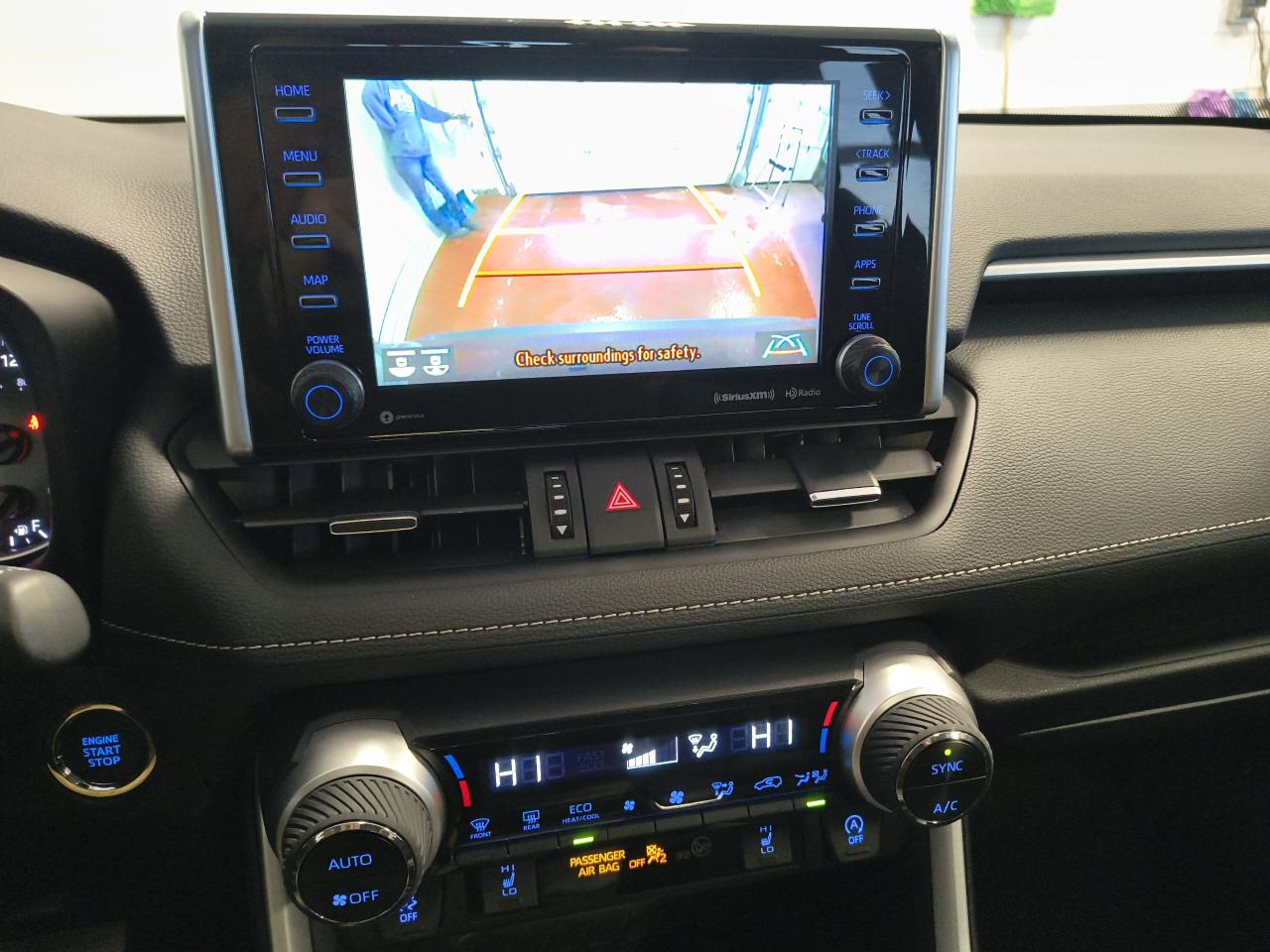 2021 Toyota RAV4 XLE AWD Photo0