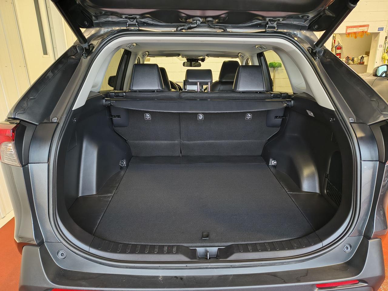 2021 Toyota RAV4 XLE AWD Photo0