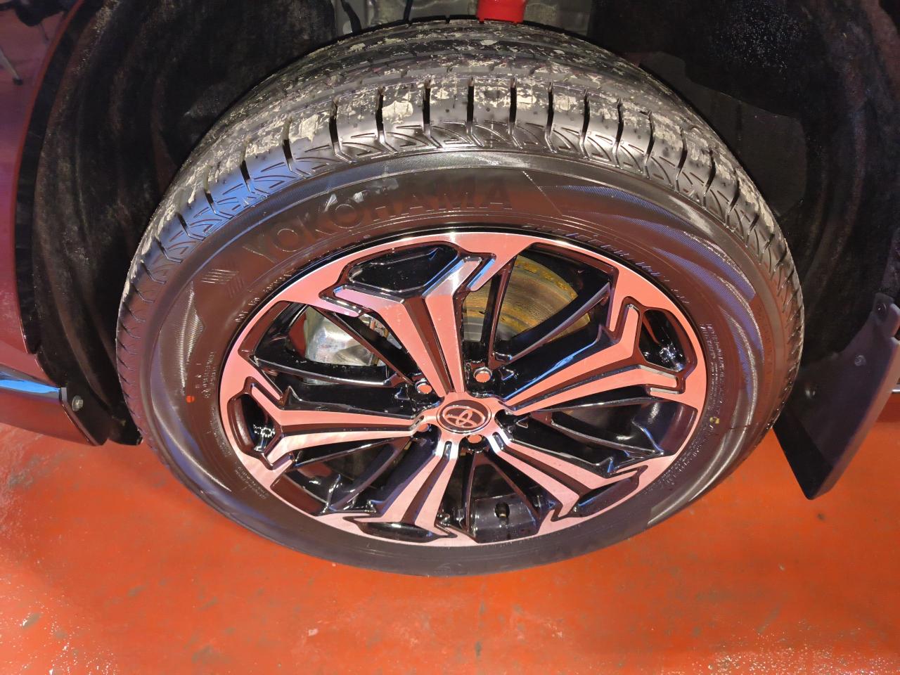 2025 Toyota RAV4 Plug-In Hybrid XSE AWD Photo0