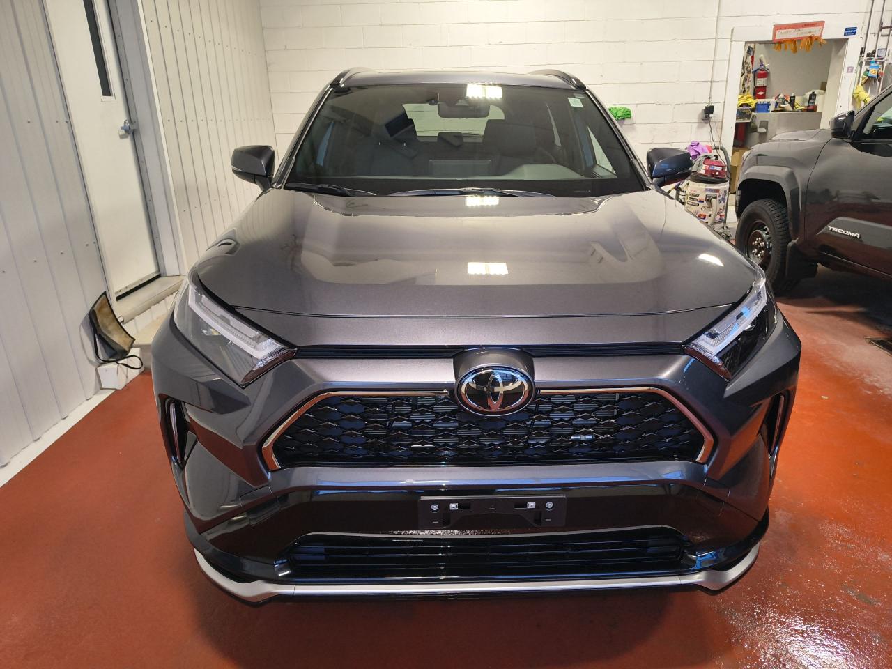 2025 Toyota RAV4 Plug-In Hybrid XSE AWD Photo0