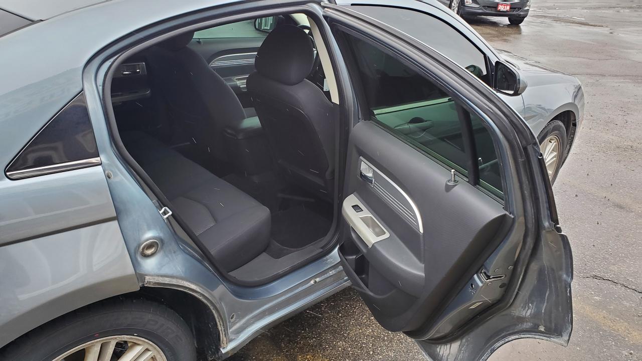 2009 Chrysler Sebring Touring Photo