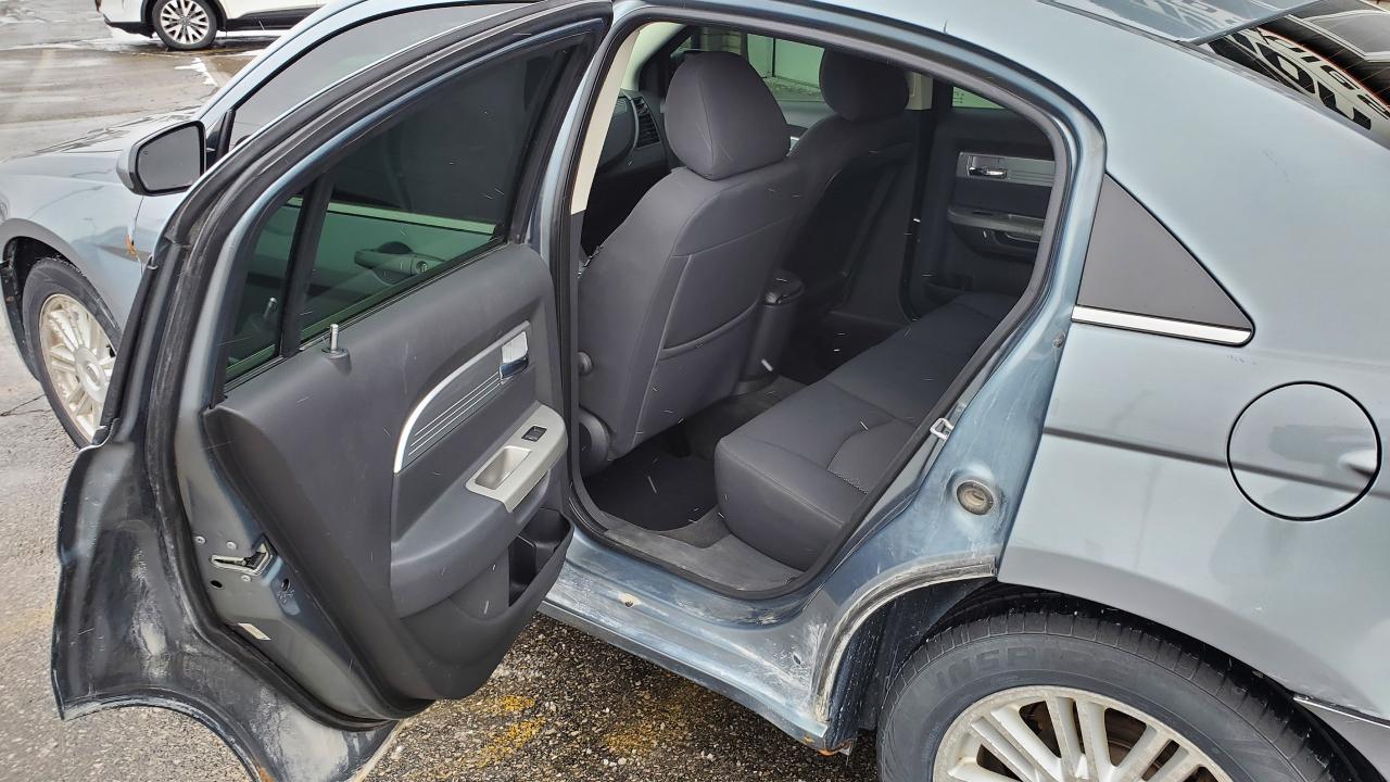 2009 Chrysler Sebring Touring Photo