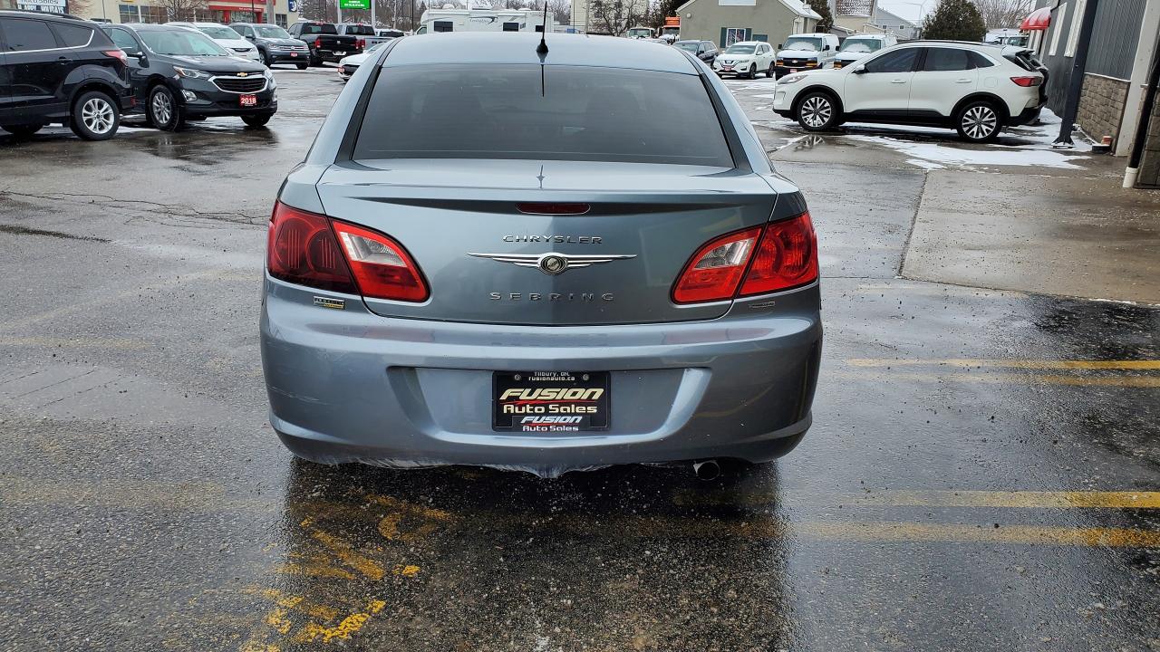2009 Chrysler Sebring Touring Photo3