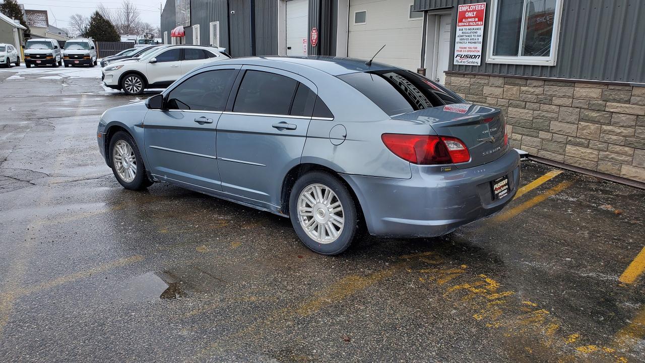 2009 Chrysler Sebring Touring Photo2