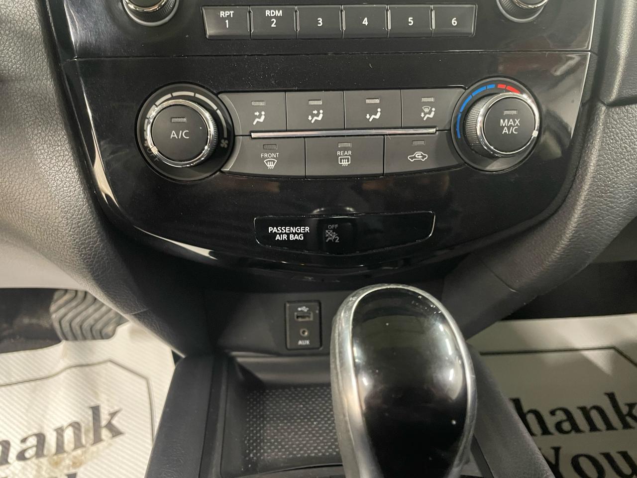 2017 Nissan Rogue SV Photo37