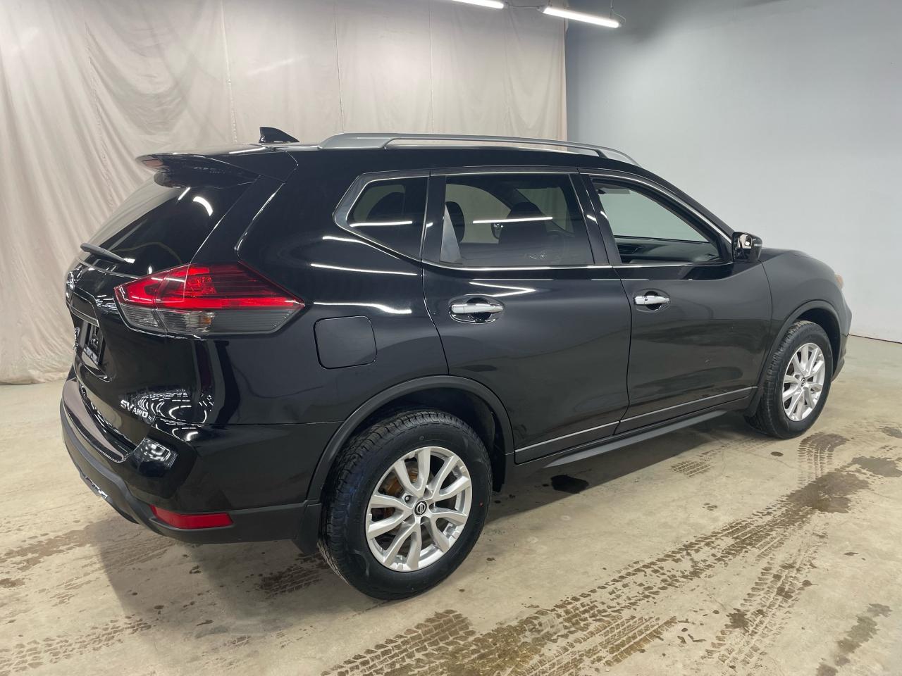 2017 Nissan Rogue SV Photo27