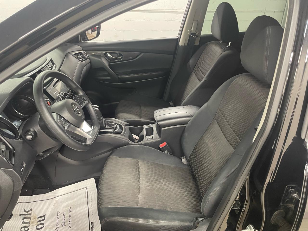 2017 Nissan Rogue SV Photo28