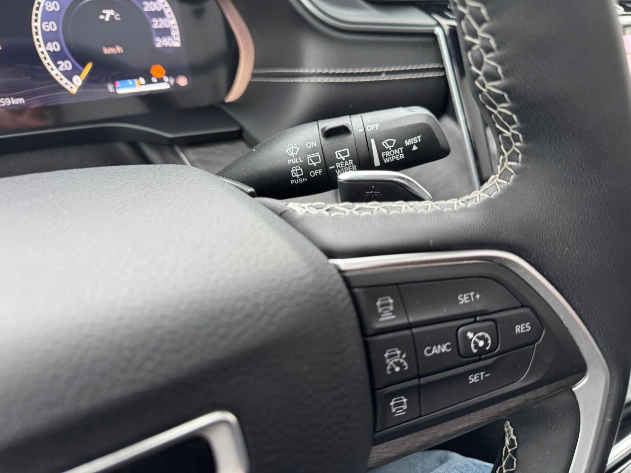 2023 Jeep Grand Cherokee L Limited Panoramic Roof | Clean CarFax Photo