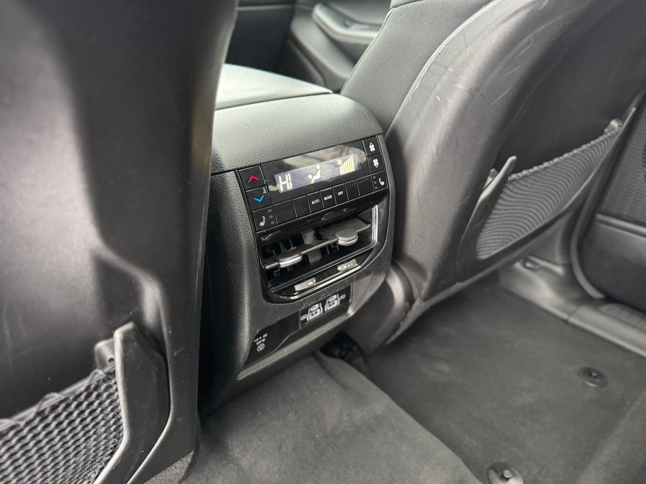 2023 Jeep Grand Cherokee L Limited Panoramic Roof | Clean CarFax Photo