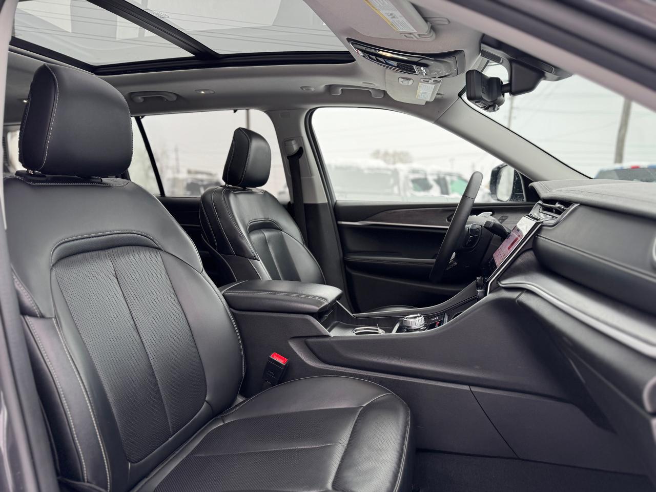 2023 Jeep Grand Cherokee L Limited Panoramic Roof | Clean CarFax Photo