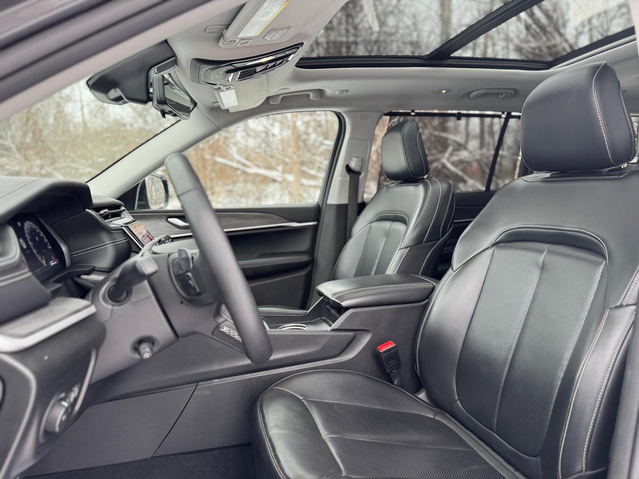 2023 Jeep Grand Cherokee L Limited Panoramic Roof | Clean CarFax Photo