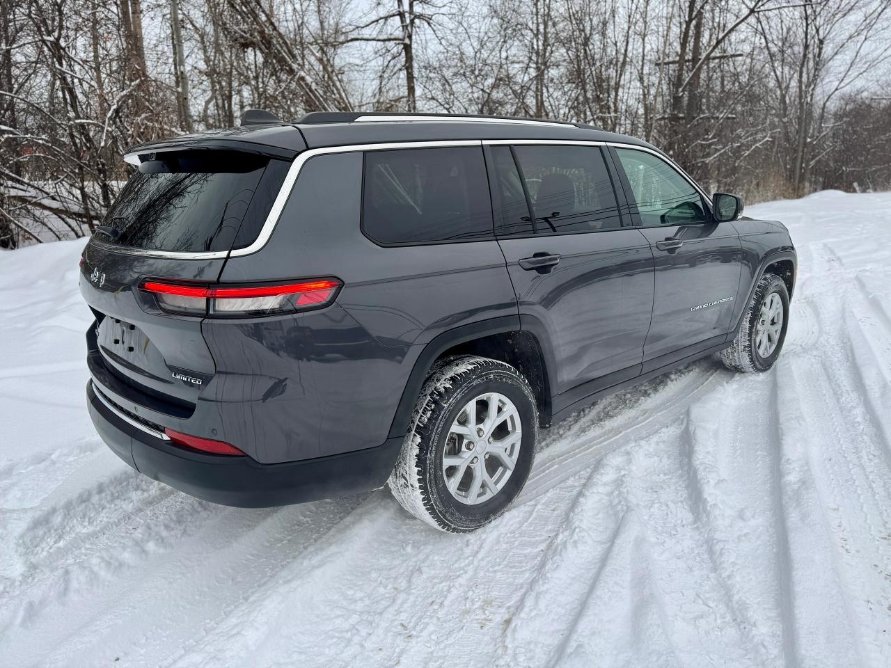 2023 Jeep Grand Cherokee L Limited Panoramic Roof | Clean CarFax Photo
