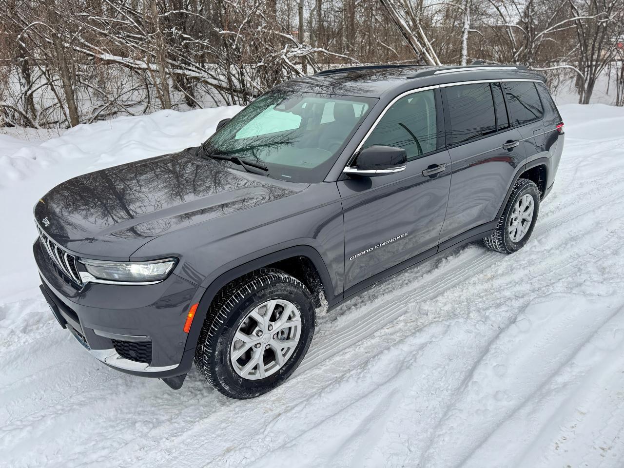 2023 Jeep Grand Cherokee L Limited Panoramic Roof | Clean CarFax Photo