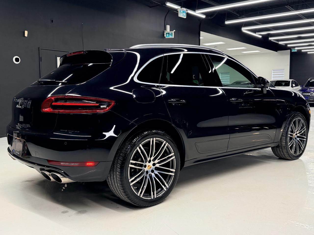 2016 Porsche Macan S|NAV|BACKUP|PANO|LKA|CHRONO|BOSE|CLEAN CARFAX| Photo2