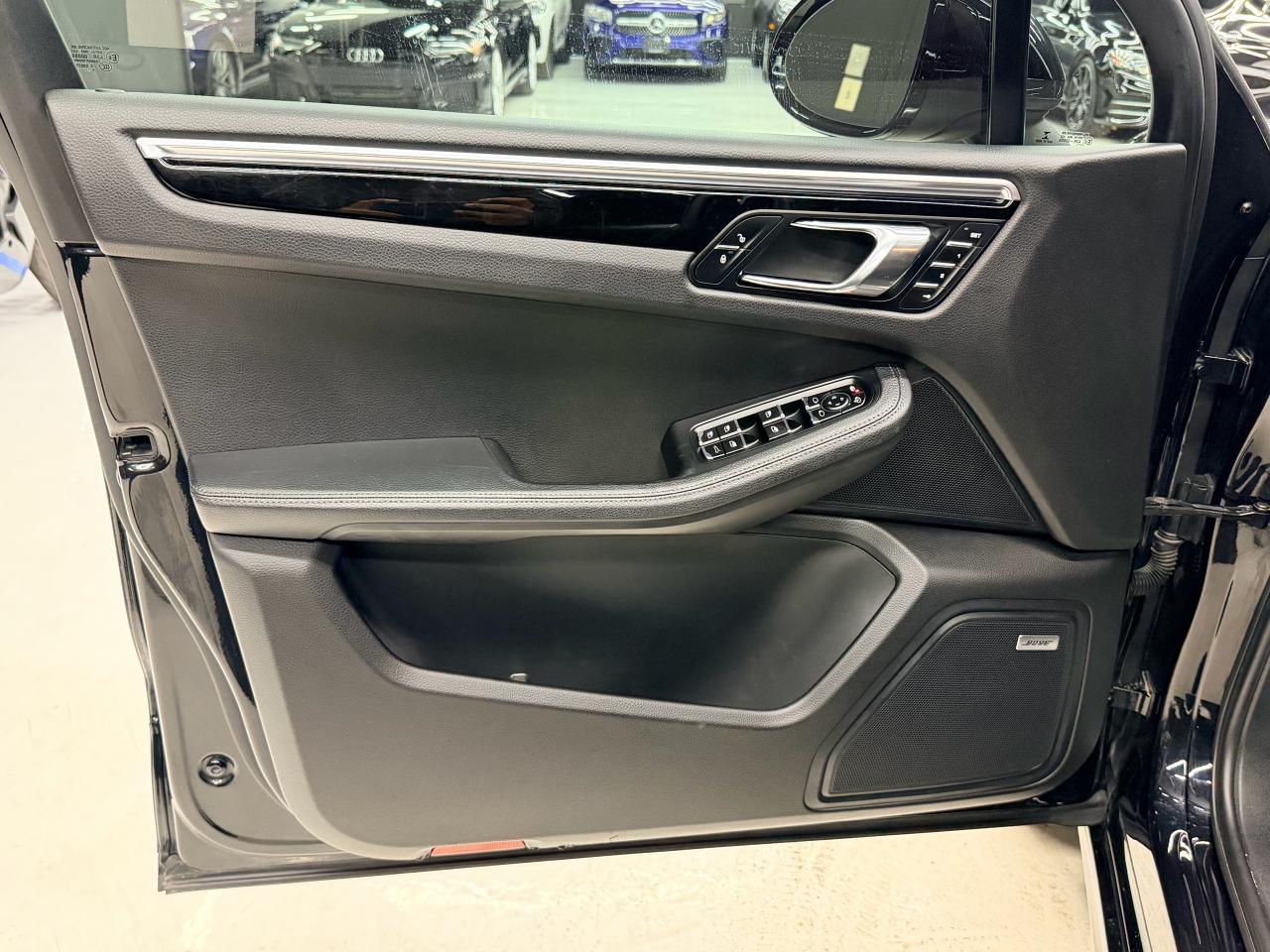 2016 Porsche Macan S|NAV|BACKUP|PANO|LKA|CHRONO|BOSE|CLEAN CARFAX| Photo4