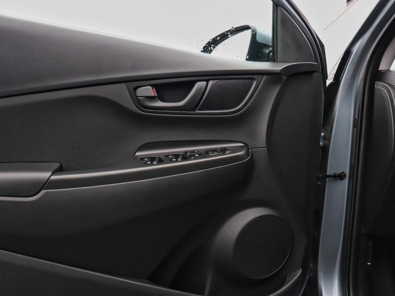 2021 Hyundai KONA Essential Photo