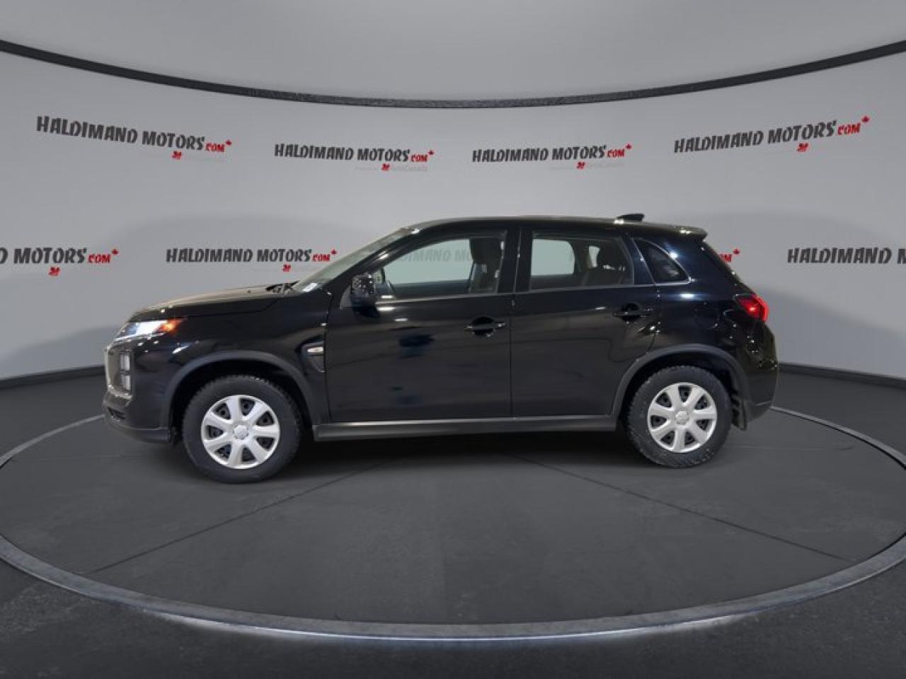 2023 Mitsubishi RVR ES AWC Photo