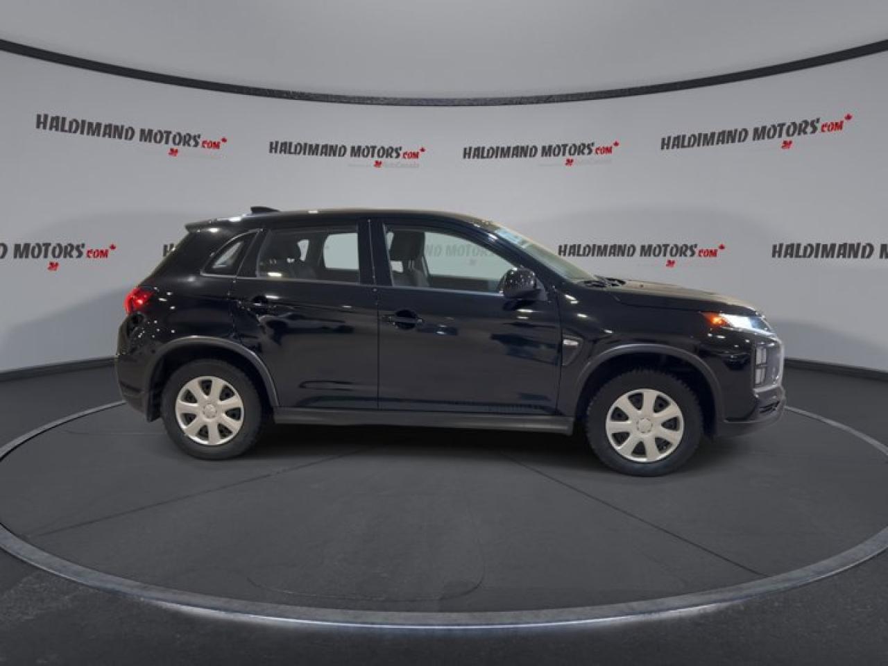 2023 Mitsubishi RVR ES AWC Photo