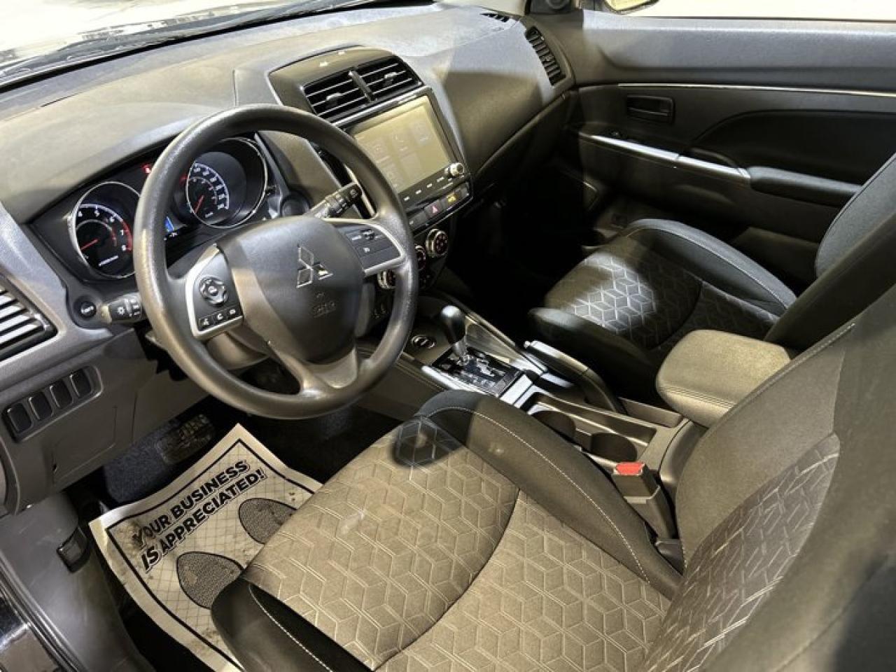 2023 Mitsubishi RVR ES AWC Photo