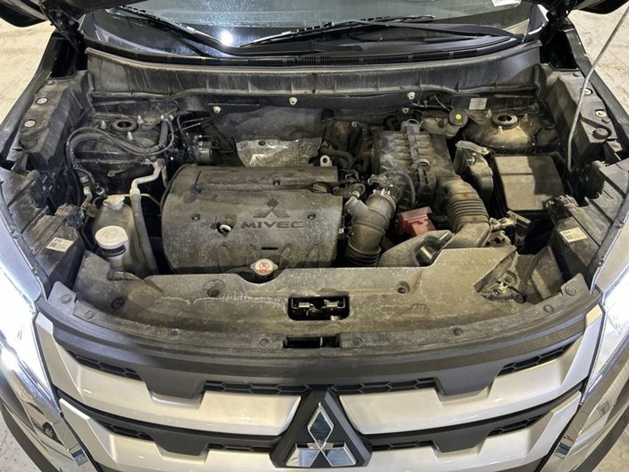 2023 Mitsubishi RVR ES AWC Photo