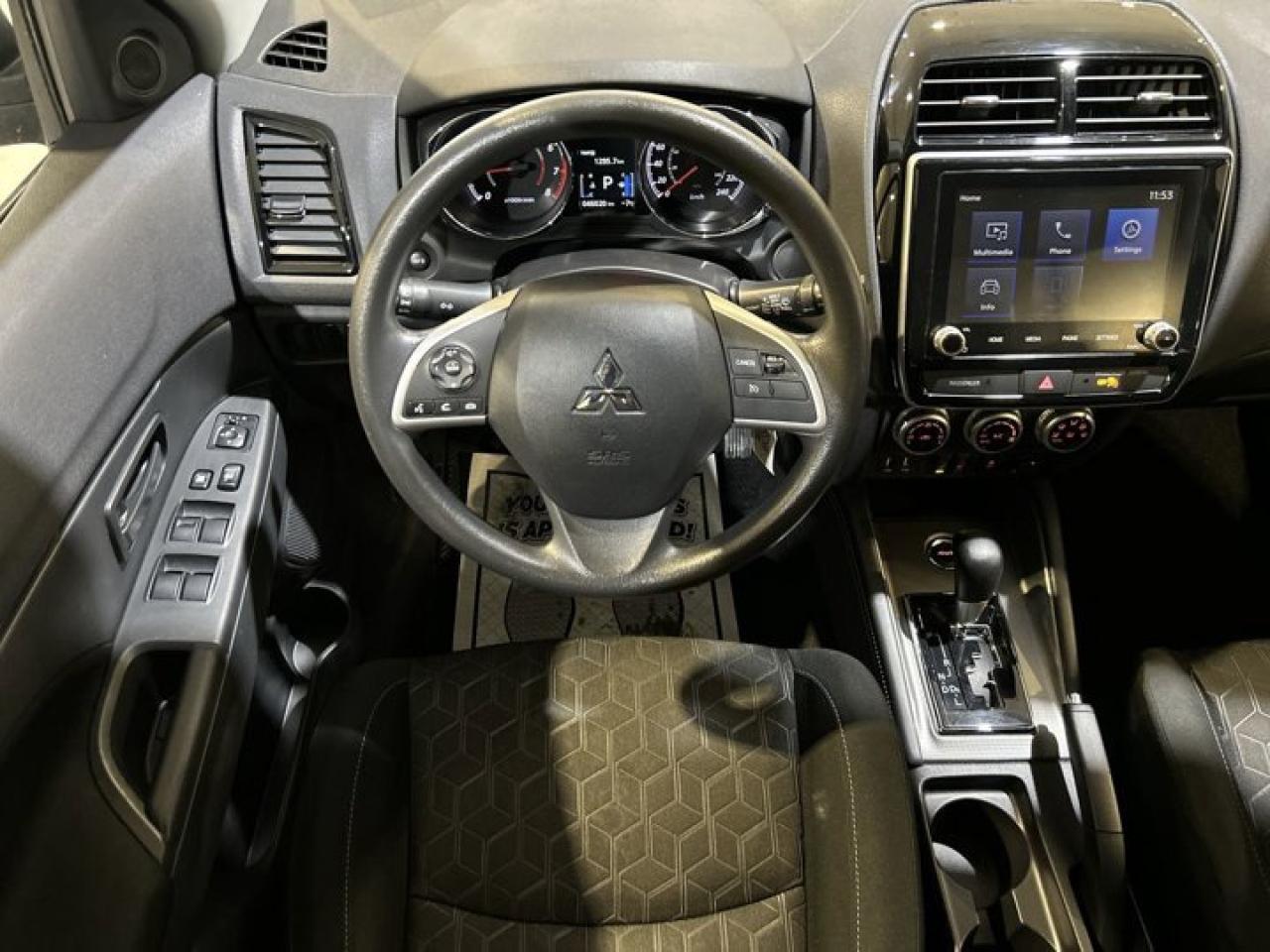 2023 Mitsubishi RVR ES AWC Photo