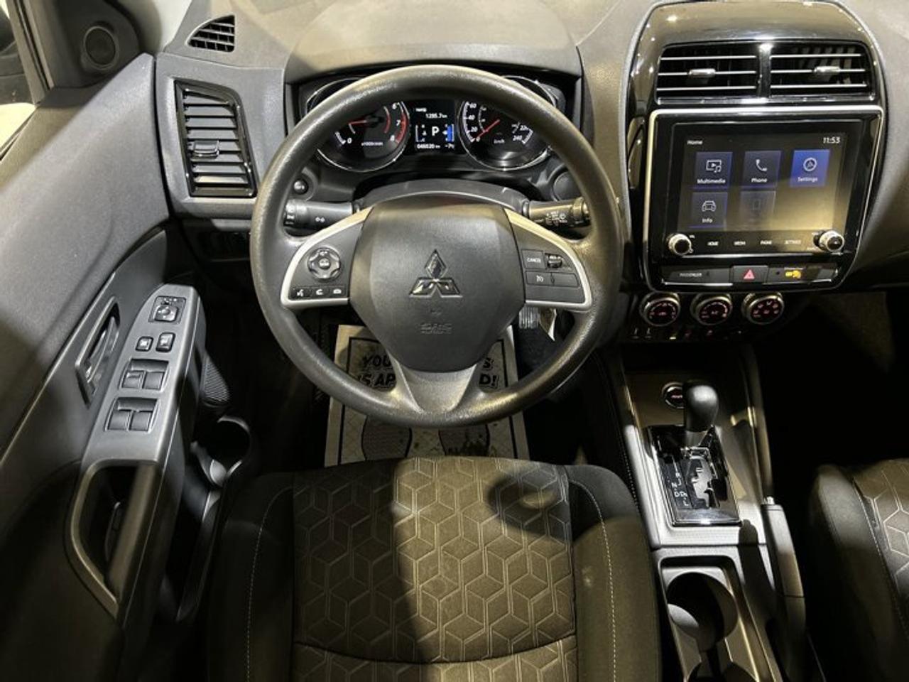 2023 Mitsubishi RVR ES AWC Photo