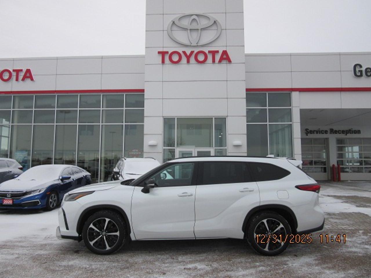 2022 Toyota Highlander XSE Photo1